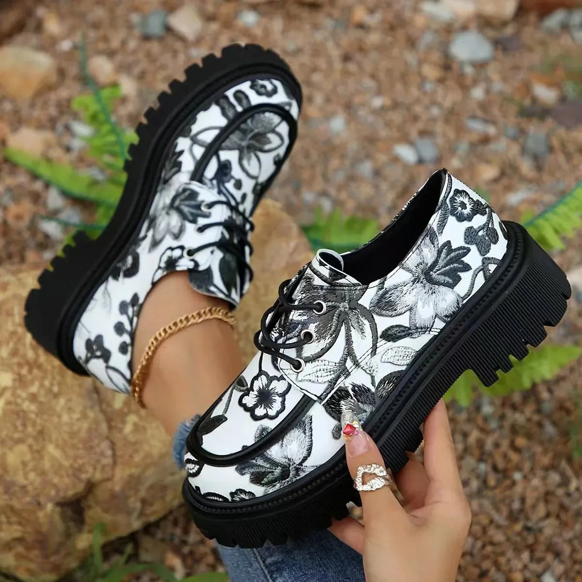 Trendy British Style Flats with Thick Heels, Leather Shoes Spring Autumn Floral Pattern.