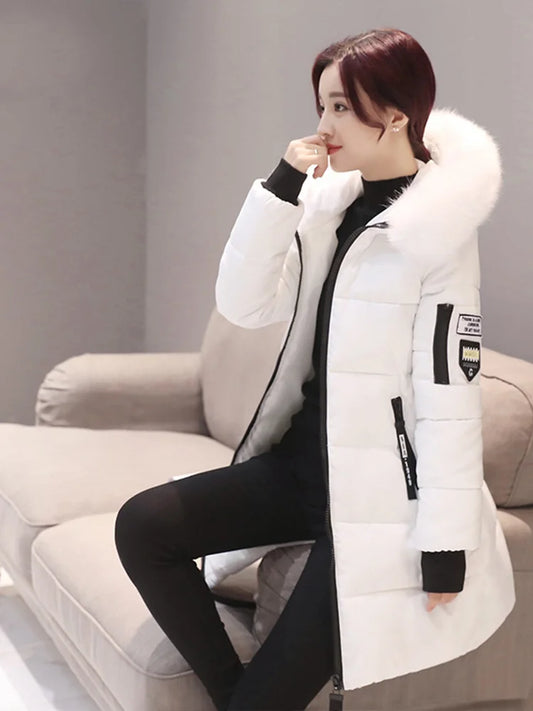 Parka larga con capucha y cuello de piel para mujer, diseño cómodo con bolsillos con cremallera.