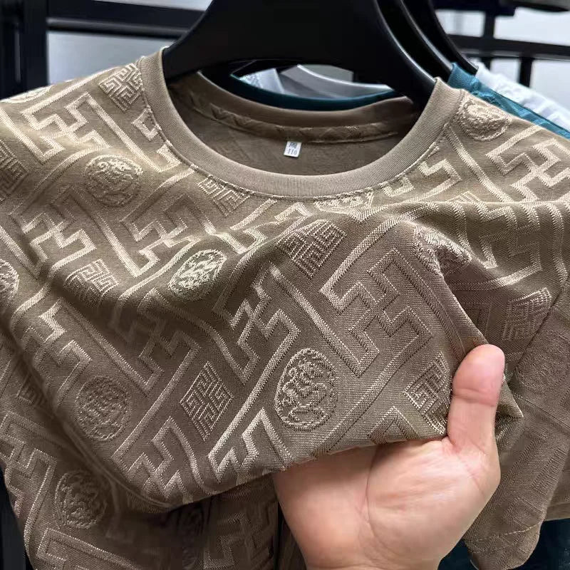 Summer fashion brand high-quality, short sleeve men round neck jacquard design T-shirt.