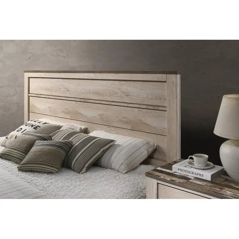 Contemporary White Wash Finish 6-Piece Bedroom Set: King Bed, Dresser & Mirror, 2 Nightstands, Chest