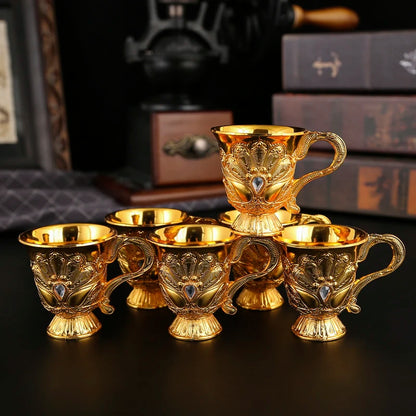 1 metal wine set, 1 tray and 6 shot glasses and 1 wine pot combination.