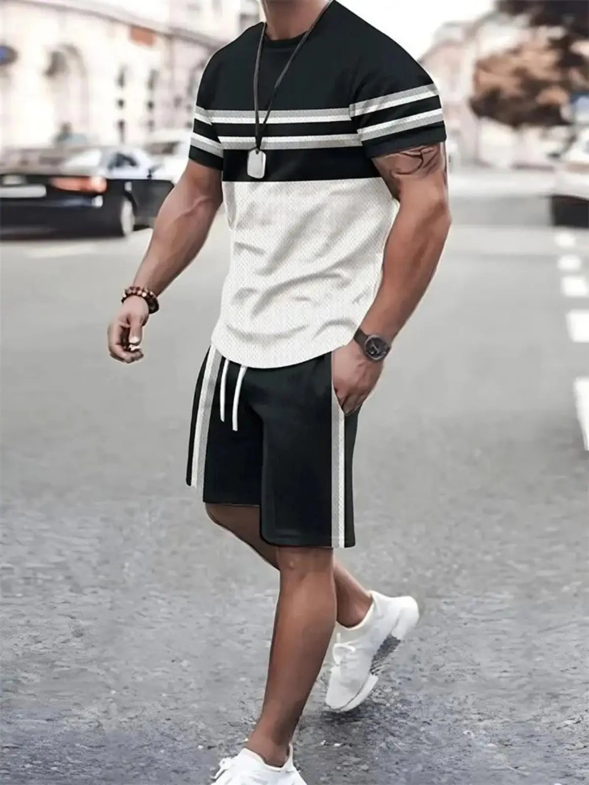 Men short sleeved shirt outdoor breathable, quick drying street fashion casual round neck T-shirt shorts set.