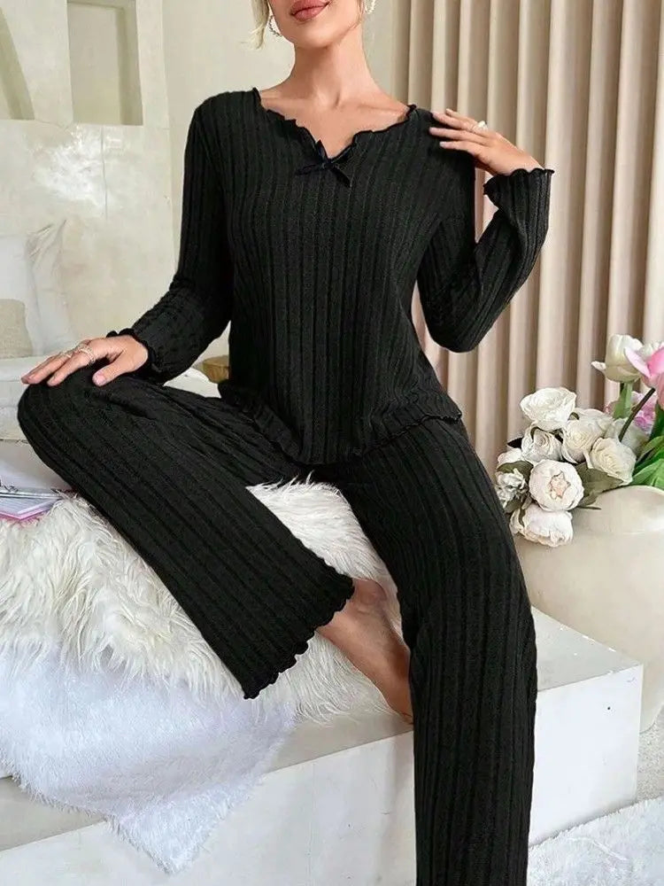 Autumn Winter Warm Sleepwear Women Pajamas Set, Long Sleeve Top and Trousers.
