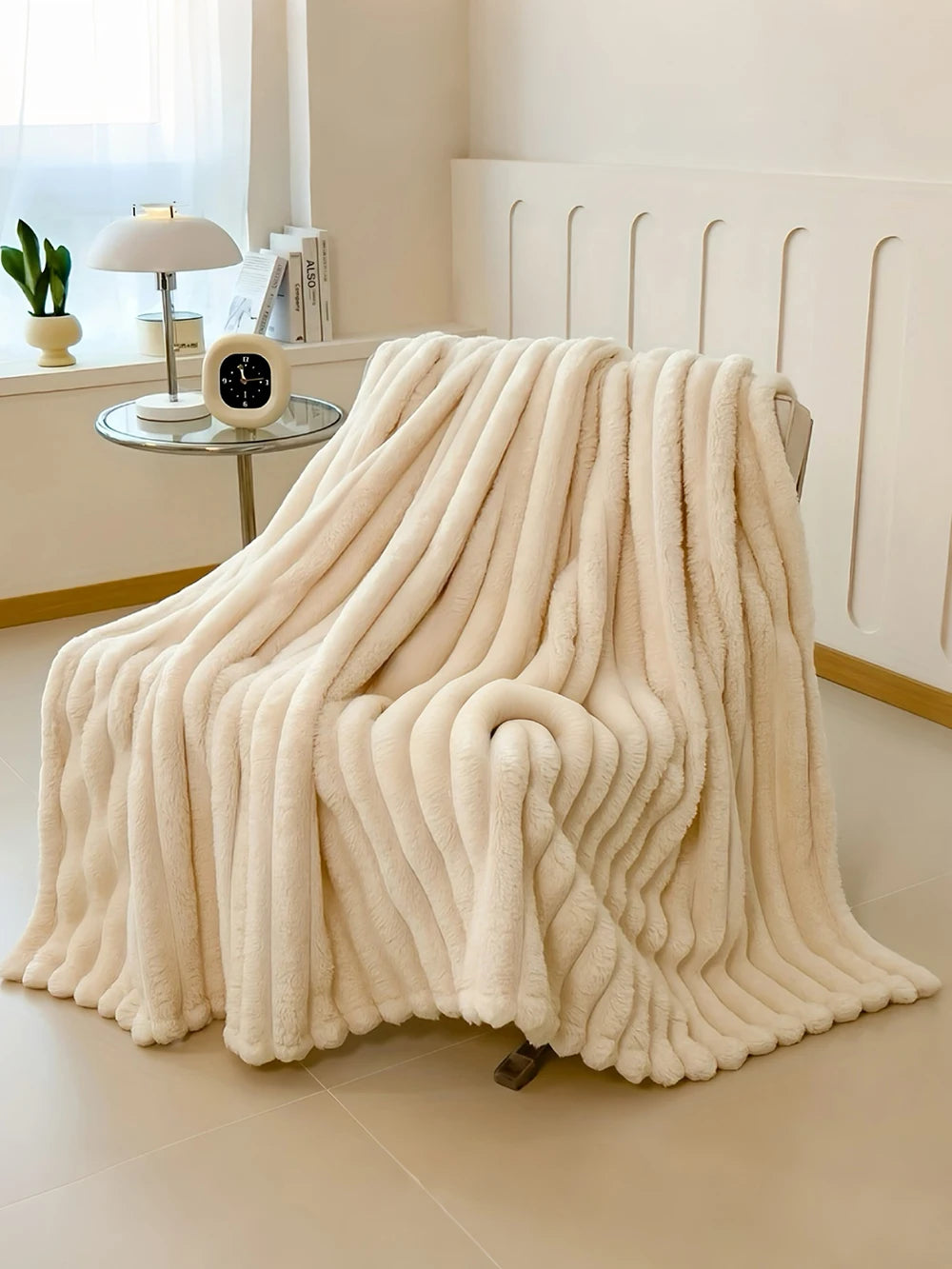 Luxurious Faux Rabbit Fur Throw Blanket for Couch, Bed