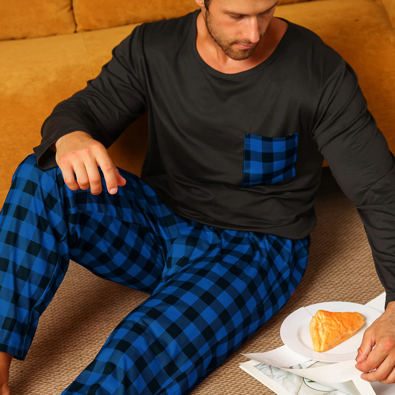 Two piece sets men pajamas, autumn and winter long sleeved.