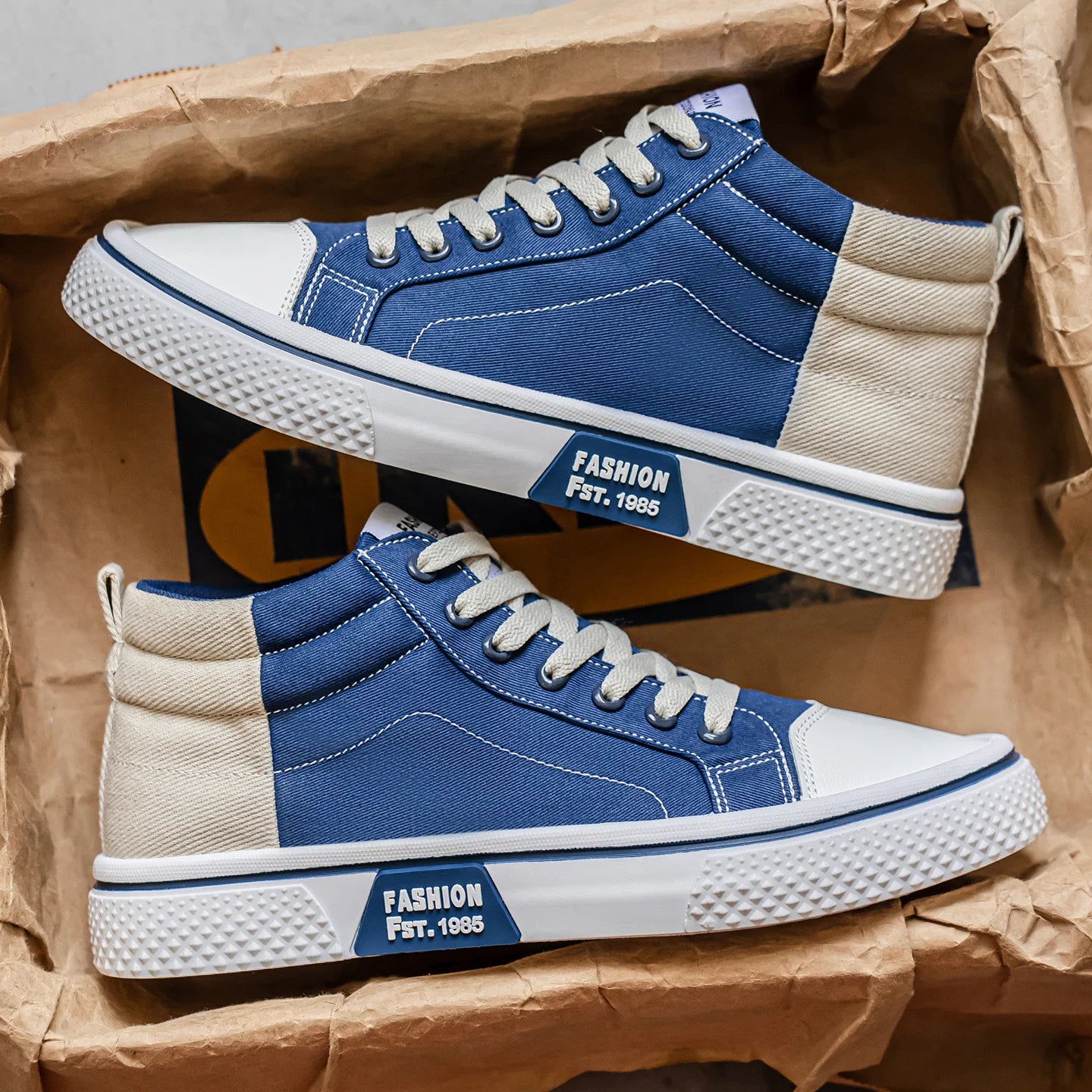 Men canvas shoes, fashionable and trendy, mid-top, comfortable, outdoor hiking, lightweight.