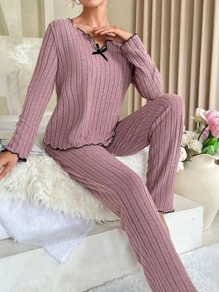 Autumn Winter Warm Sleepwear Women Pajamas Set, Long Sleeve Top and Trousers.