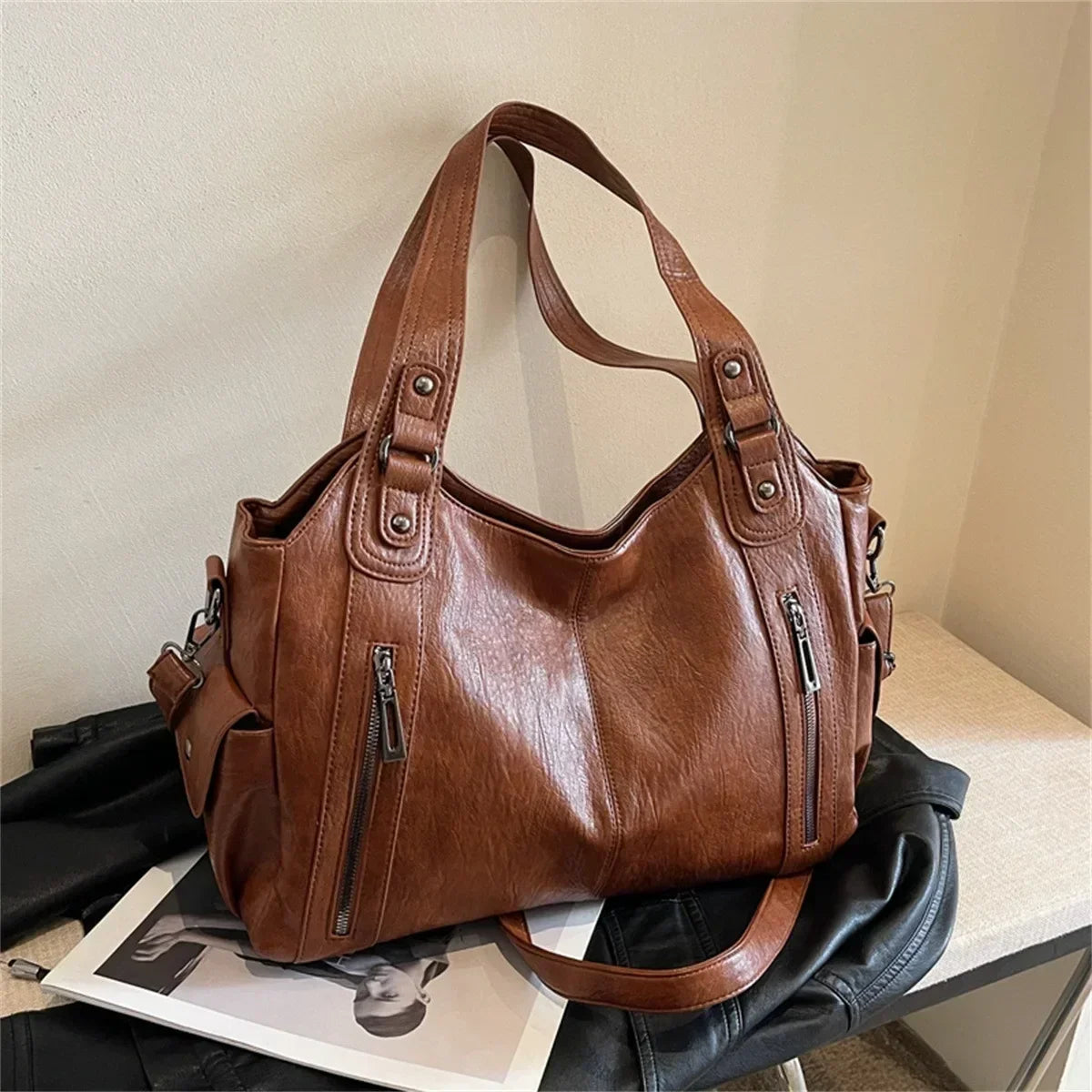 Soft Interior Compartment Shoulder Bags, 2026 High Quality Contrasting Colors Bags for Women.