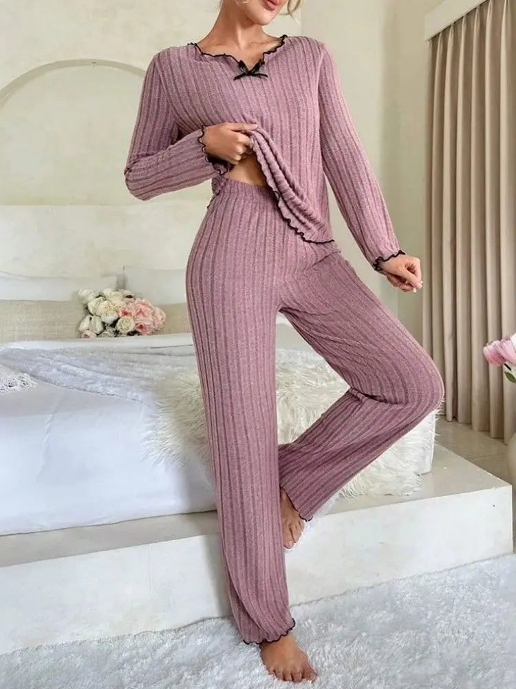 Autumn Winter Warm Sleepwear Women Pajamas Set, Long Sleeve Top and Trousers.