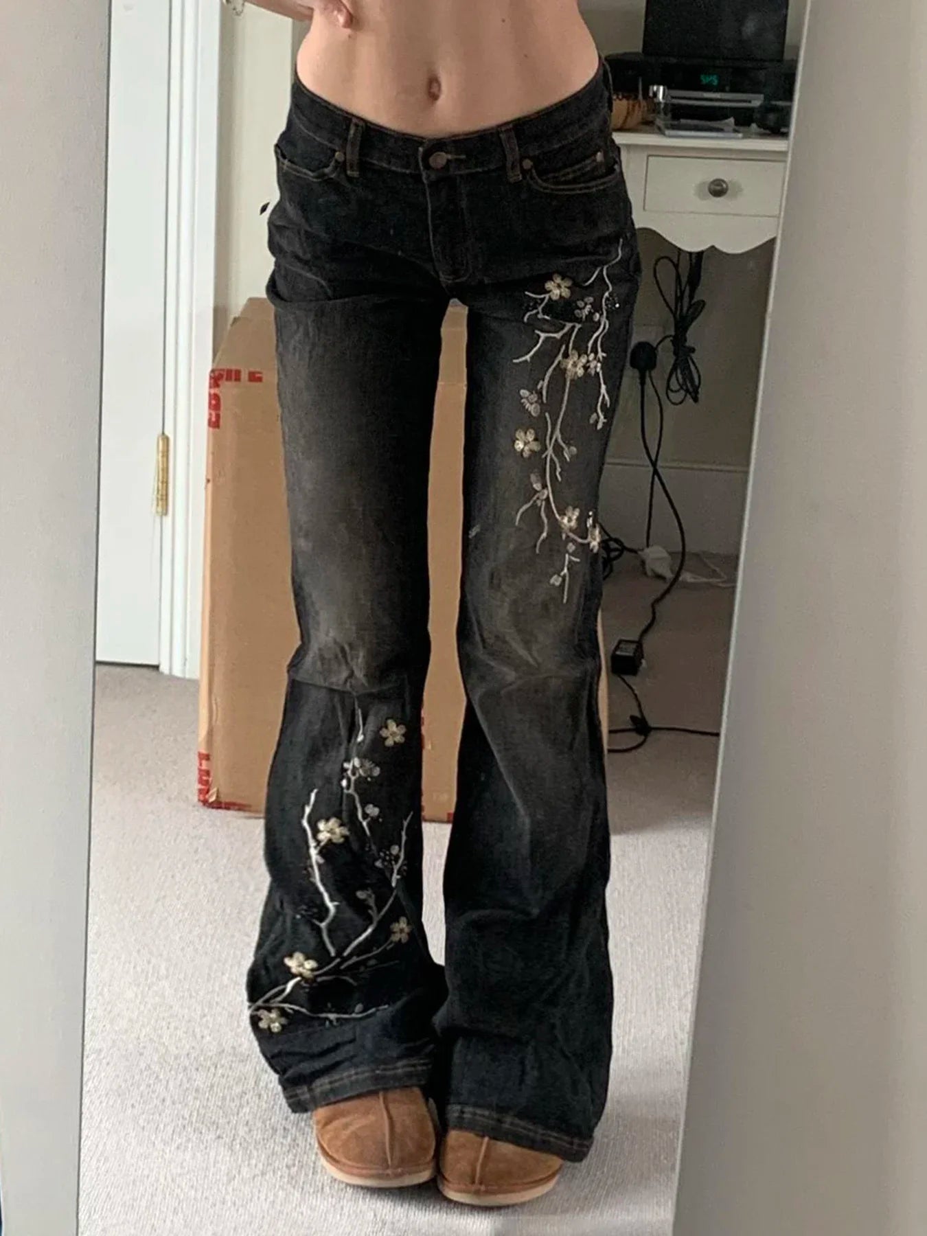 Wee keep Floral Embroidery Jeans Vintage 2000s Low Rise Women Retro y2k Baggy Denim Pants.