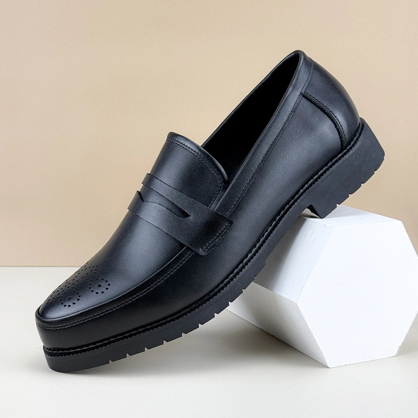 Men Formal Leather Shoes, British Style Oxford Loafers, Round Toe Non-Slip Office Casual Shoes.