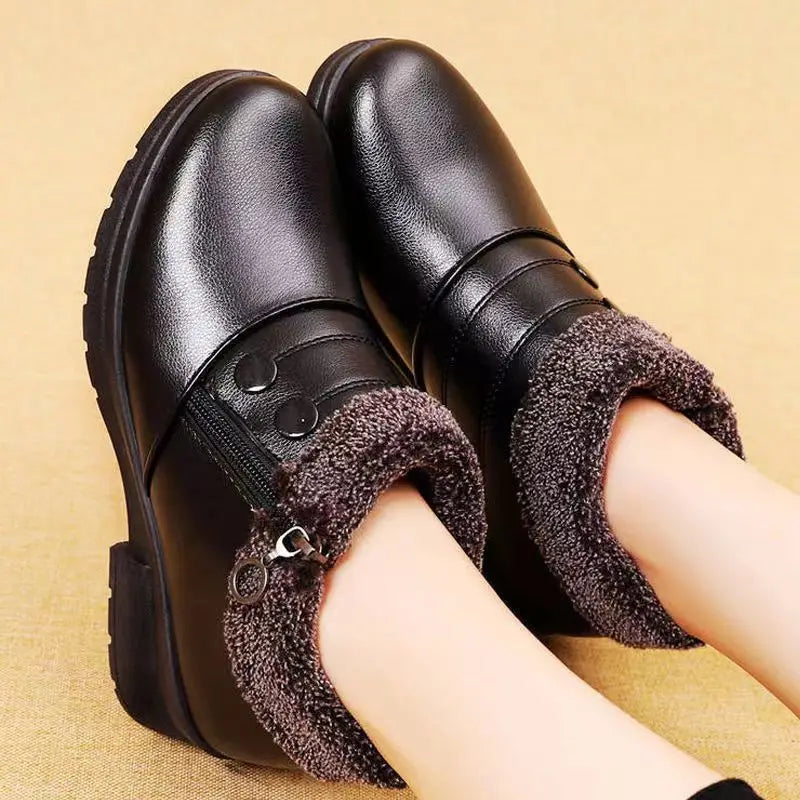 Winter Thickened Slip-On Fleece Lined Cotton Shoes, Warm Anti-Slip Flat Bottom Grandma Shoes Comfortable Rubber Sole.