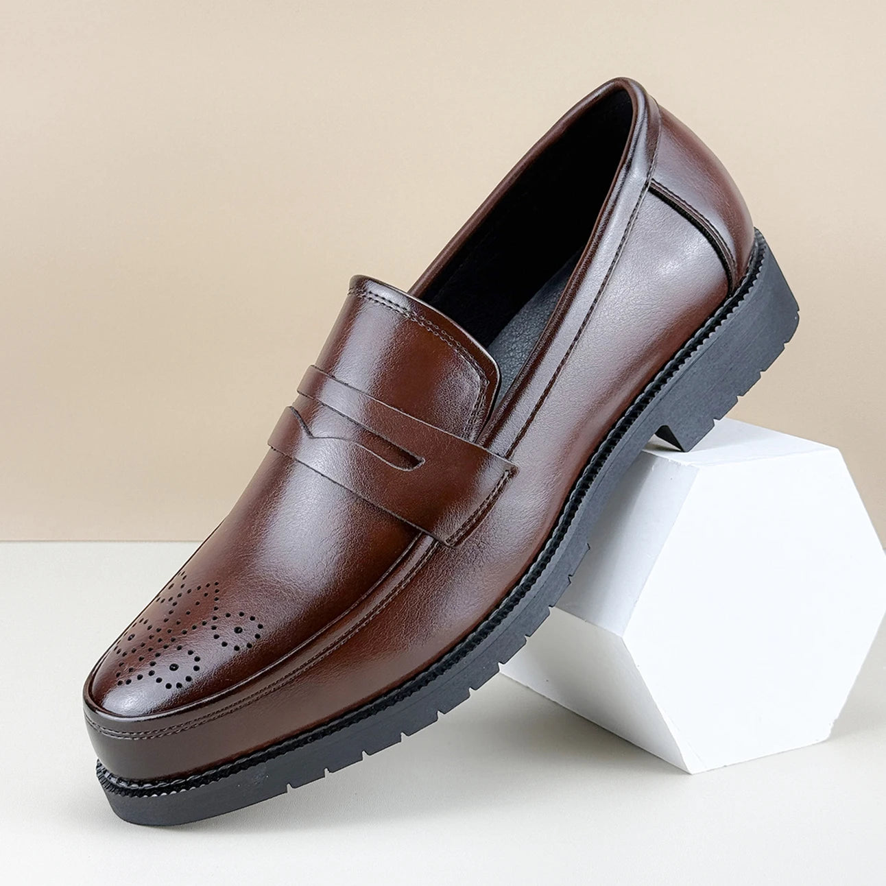 Men Formal Leather Shoes, British Style Oxford Loafers, Round Toe Non-Slip Office Casual Shoes.