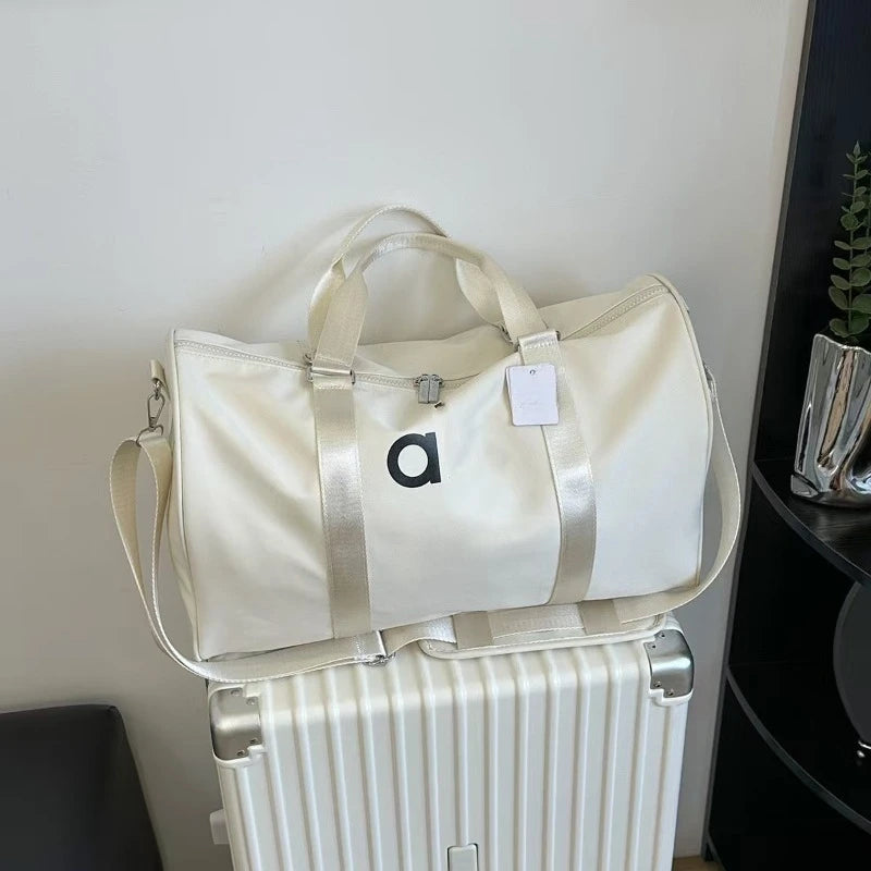 Handbag sports hanging bag, leisure waterproof yoga bag, travel fitness bag, large capacity shoulder bag for business trips.