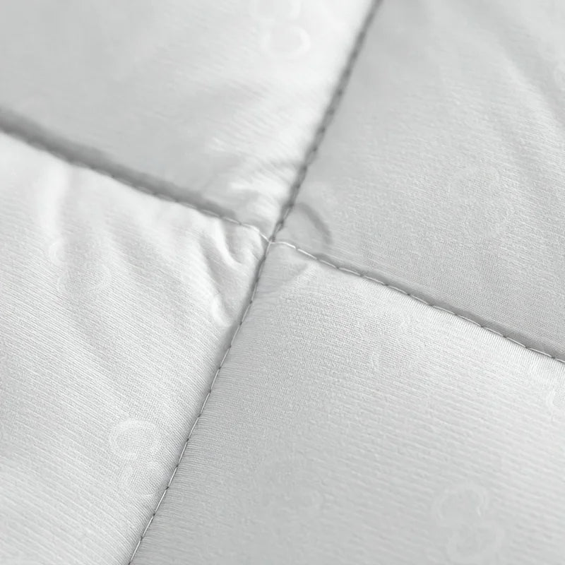 High quality solid color, thickened warm comfortable fabric quilt , winter spring autumn blanket.