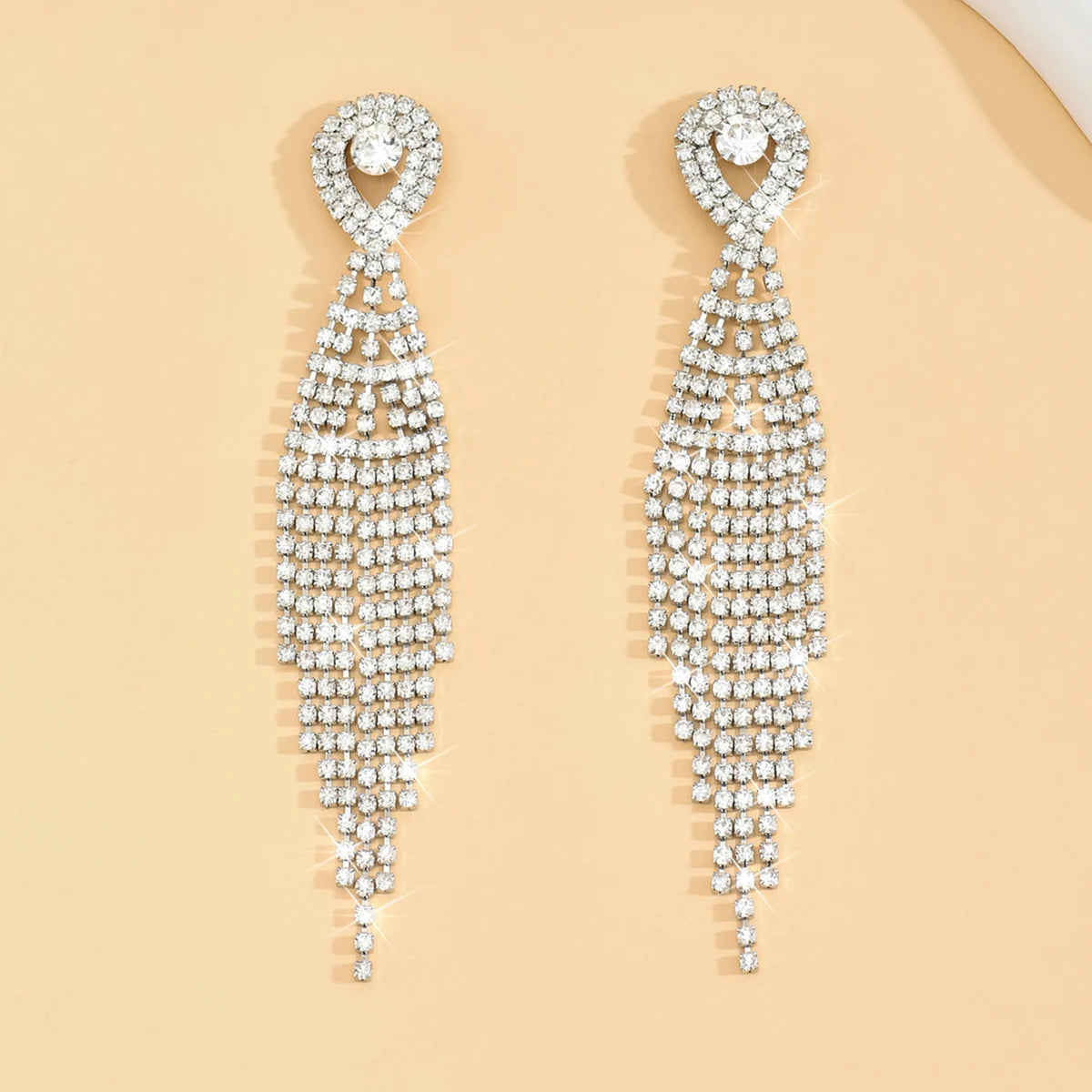European and American fashion  high-end diamond-shaped  earrings, for everyday outfits