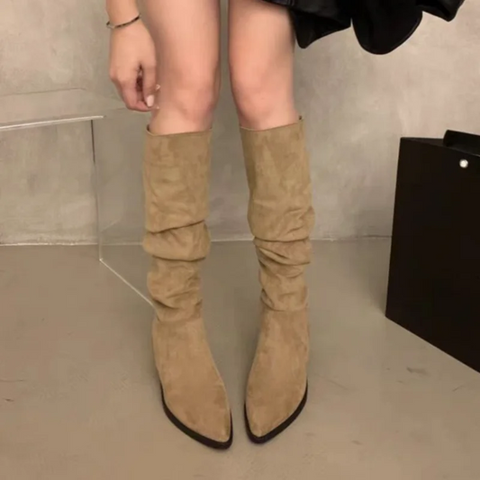 Retro pleated suede Long boots for women. 2025 winter fashion. Large size versatile women's boots.