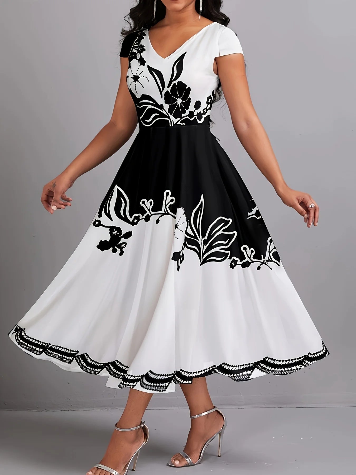 Plus Size Peplum Floral Print Dress - Elegant V-Neck, Short Sleeves, Scalloped Hem, Zipper Closure,