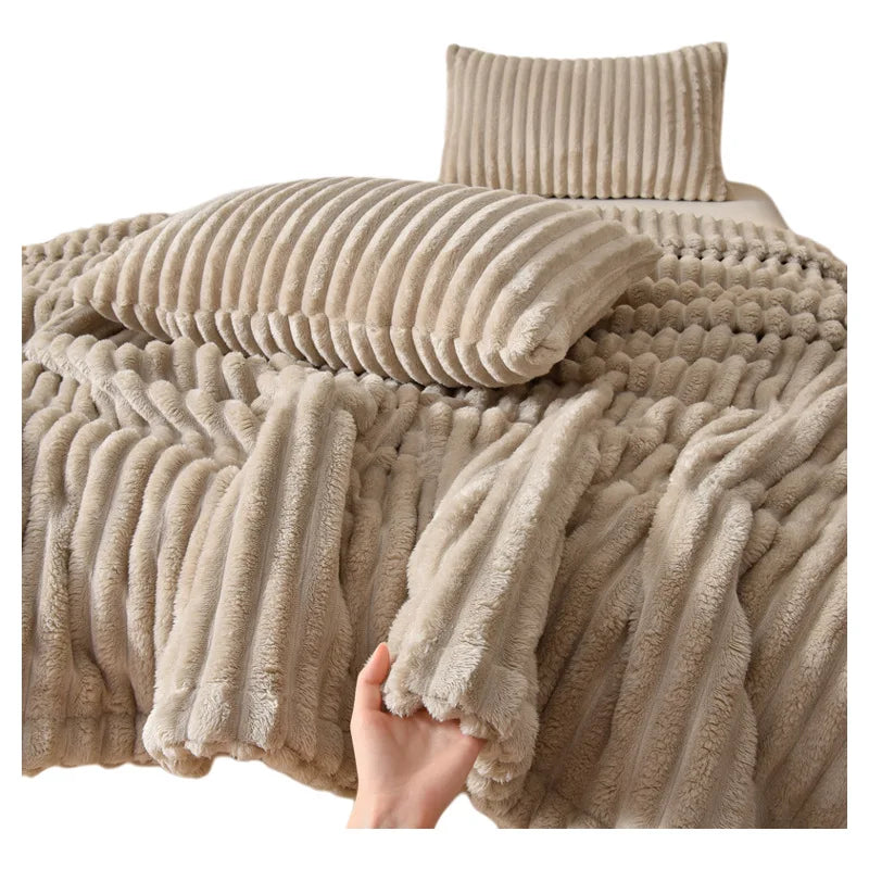 Rabbit Flannel Thickened Warm blanket, Coral Fleece Blanket Luxury Nap Blanket.
