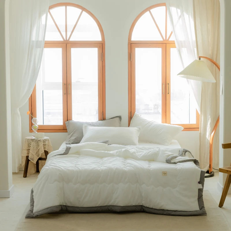 2024 new polyester cotton summer quilt, skin-friendly washable light luxury style solid color.