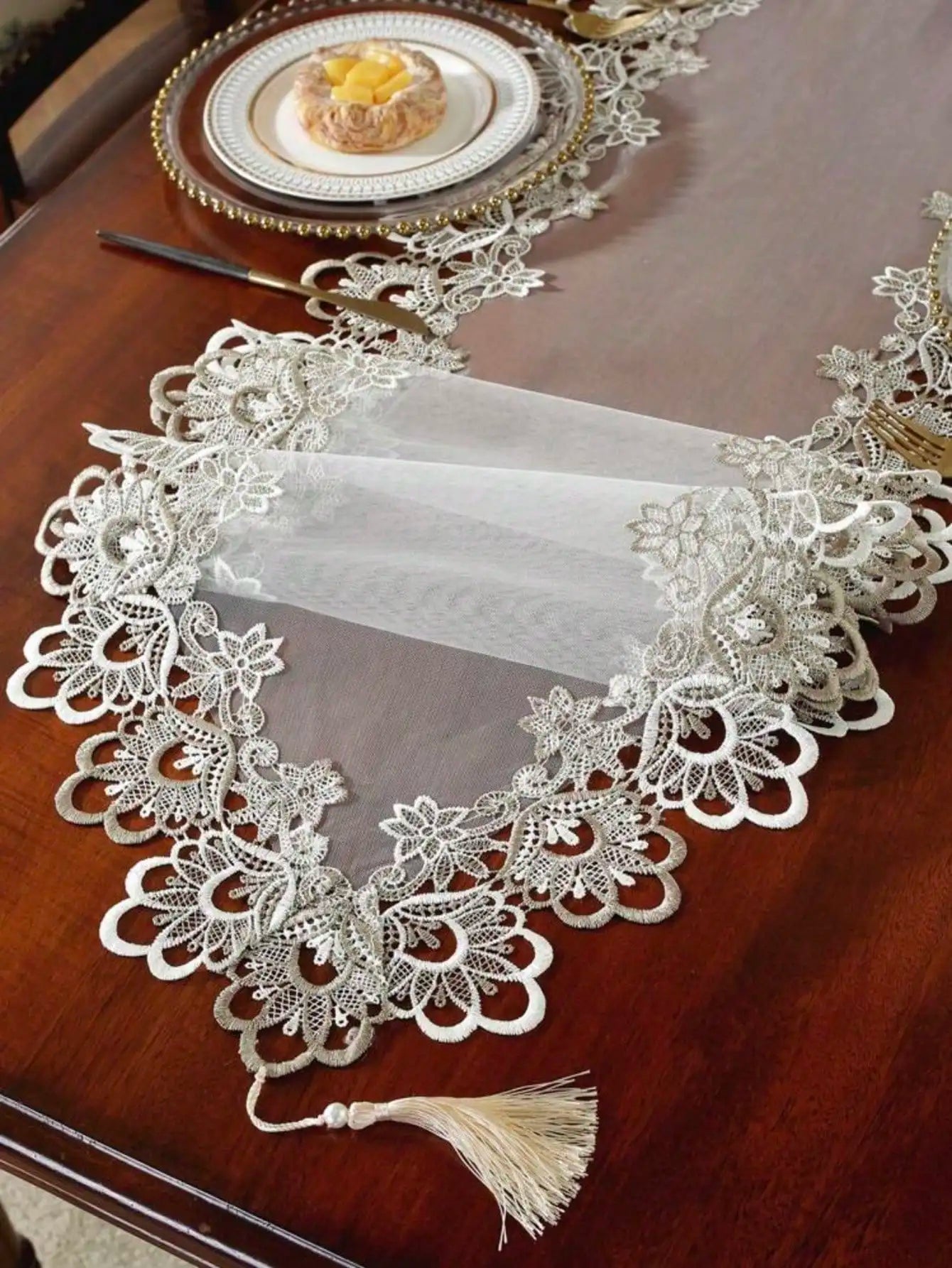 1 Piece of Mesh Lace Embroidered Table Runner, French Simple Polyester Fiber with Pendant, Suitable for Dining Table, Coffee Table, Chest of Drawers, and Shoe Cabinet.