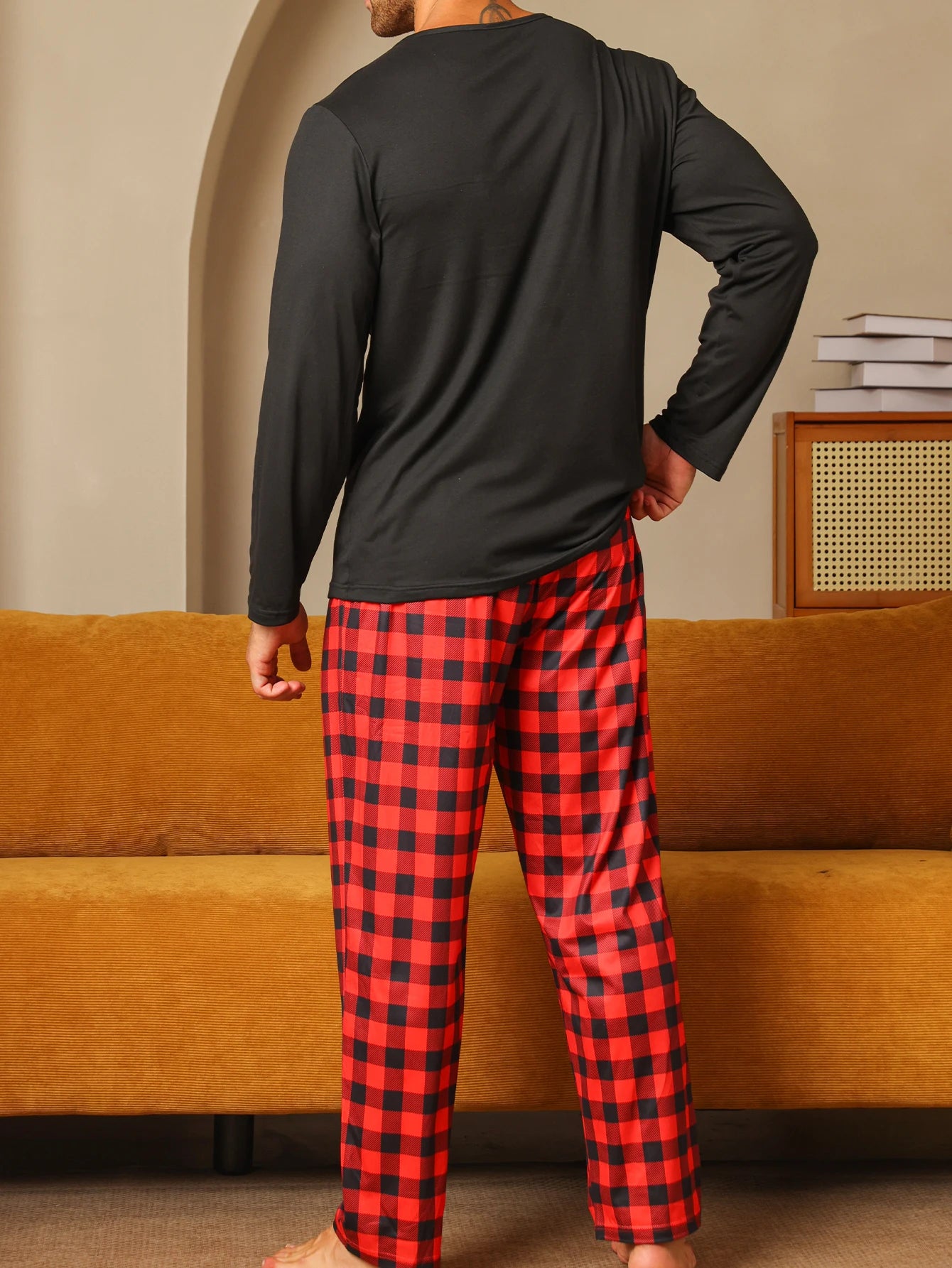 Two piece sets men pajamas, autumn and winter long sleeved.