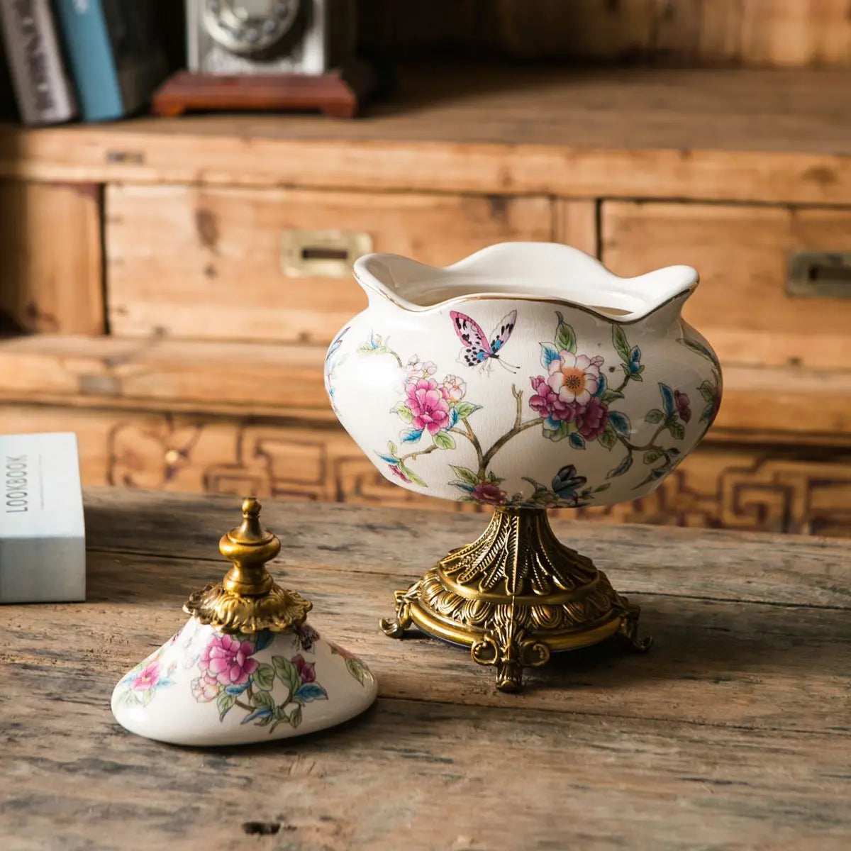 American retro ceramic storage jar crafts, general jar ornaments.