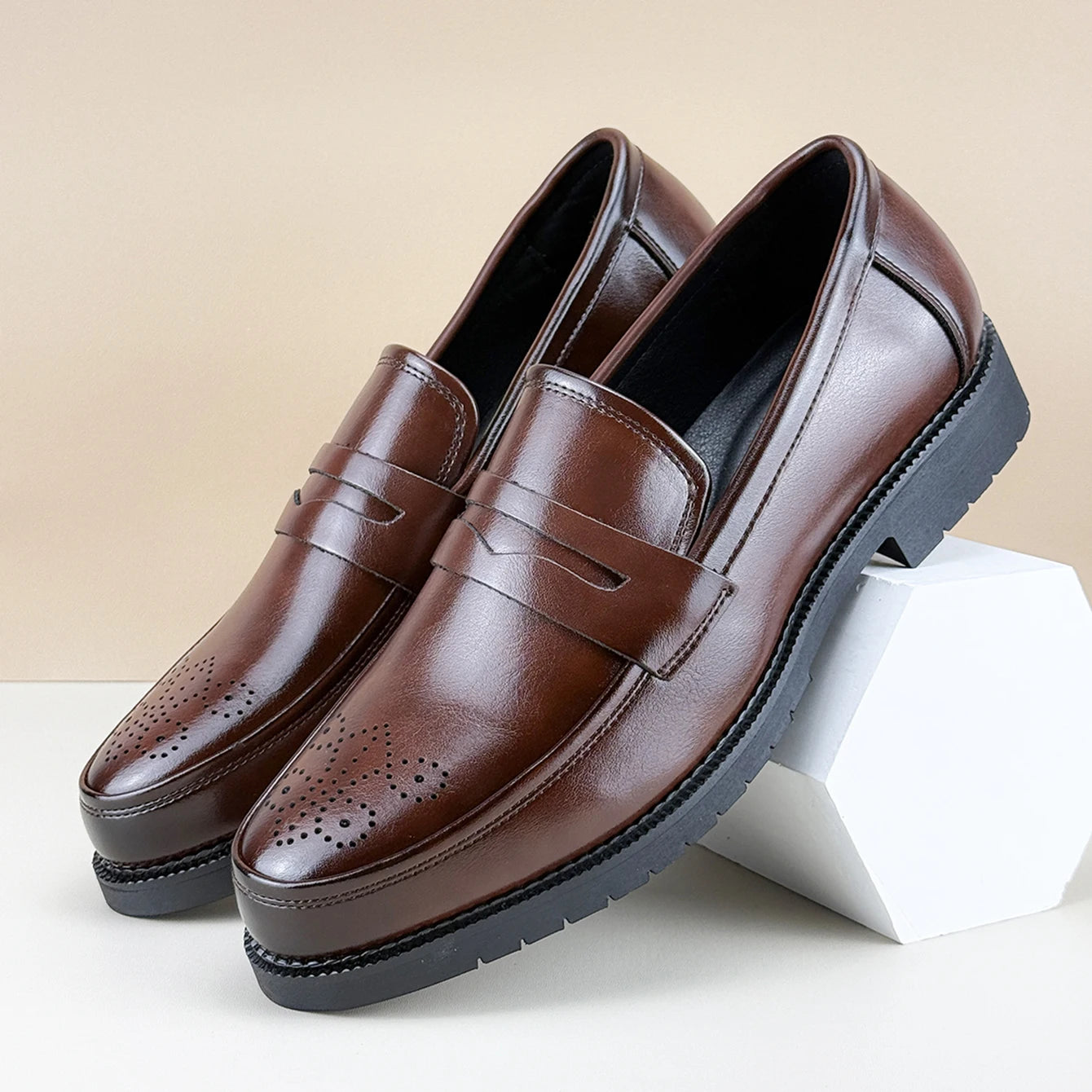 Men Formal Leather Shoes, British Style Oxford Loafers, Round Toe Non-Slip Office Casual Shoes.