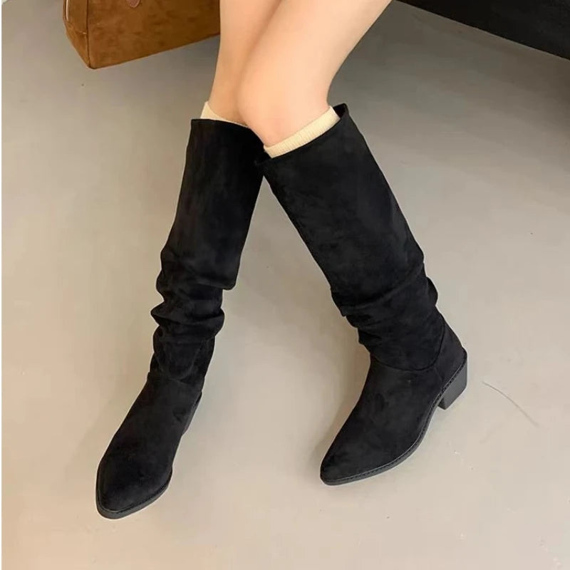 Retro pleated suede Long boots for women. 2025 winter fashion. Large size versatile women's boots.