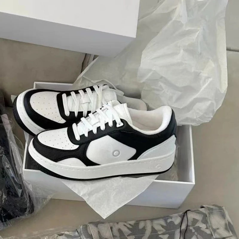 Genuine leather white shoes classic black and white running shoes.