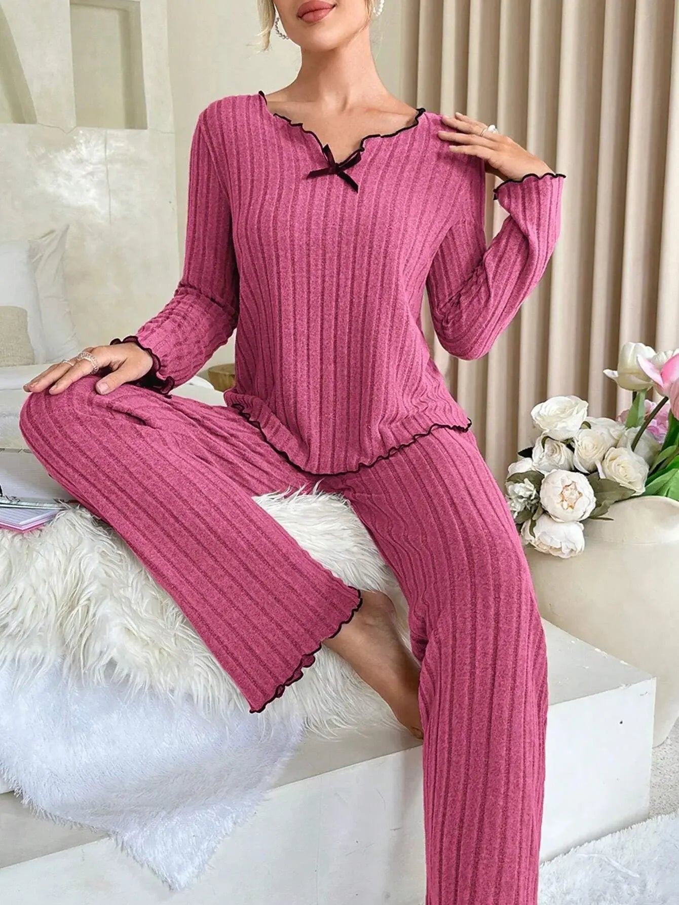 Autumn Winter Warm Sleepwear Women Pajamas Set, Long Sleeve Top and Trousers.